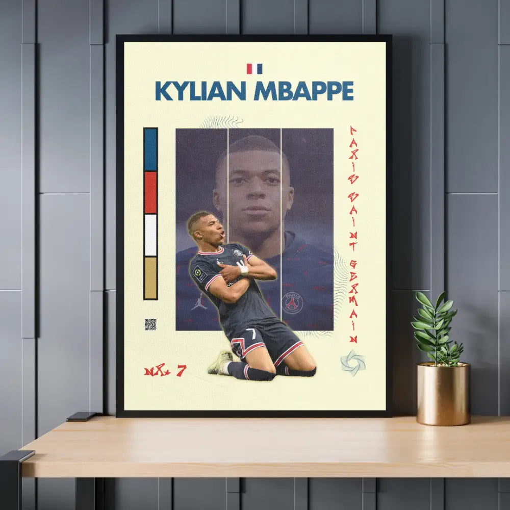 Foot: Kylian Mbappé signe officiellement au Real Madrid Foot: Kylian Mbappé signe officiellement au Real Madrid